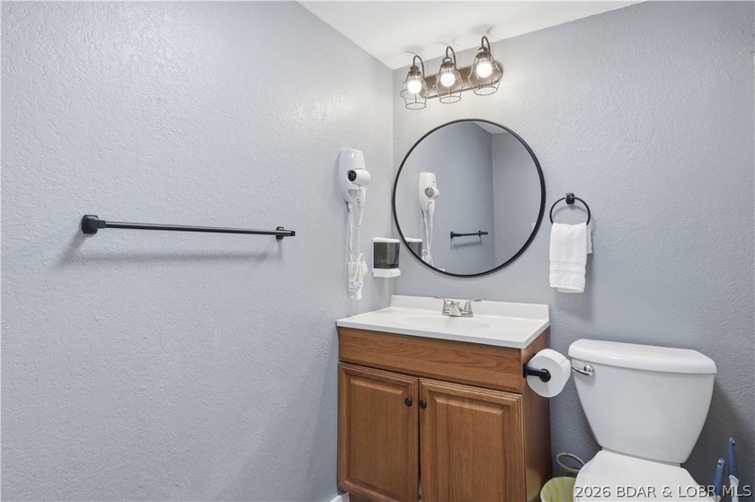 Welcome to your ideal Lake of the Ozarks retreat located in the - photo 22