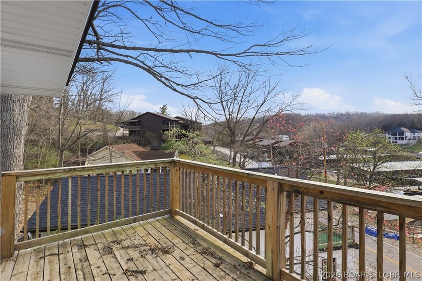 Welcome to your ideal Lake of the Ozarks retreat located in the - photo 25