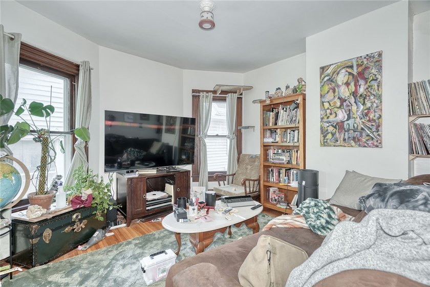Welcome to 485 Meigs Street (14607)! This classic two-family - photo 26