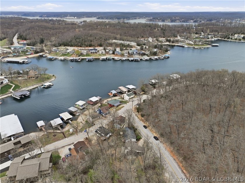 Welcome to your ideal Lake of the Ozarks retreat located in the - photo 27