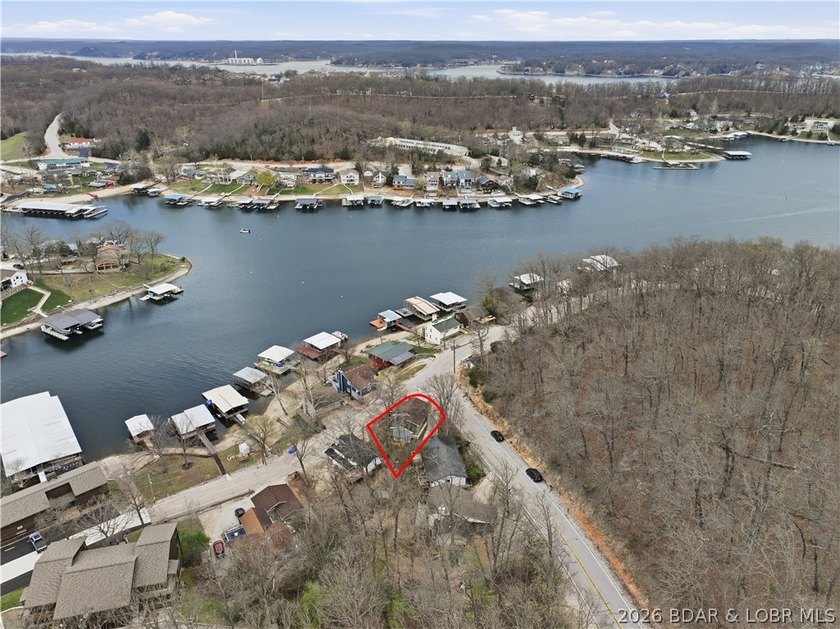Welcome to your ideal Lake of the Ozarks retreat located in the - photo 29