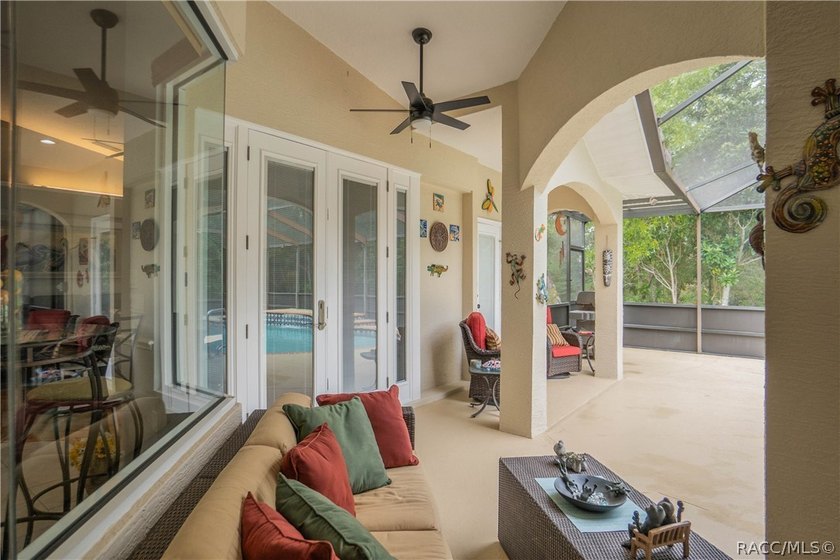 Welcome to this exceptional 2006 3-bedroom, 3-bathroom residence - photo 30