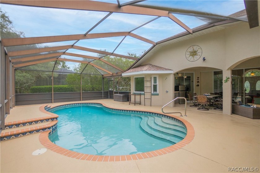 Welcome to this exceptional 2006 3-bedroom, 3-bathroom residence - photo 35