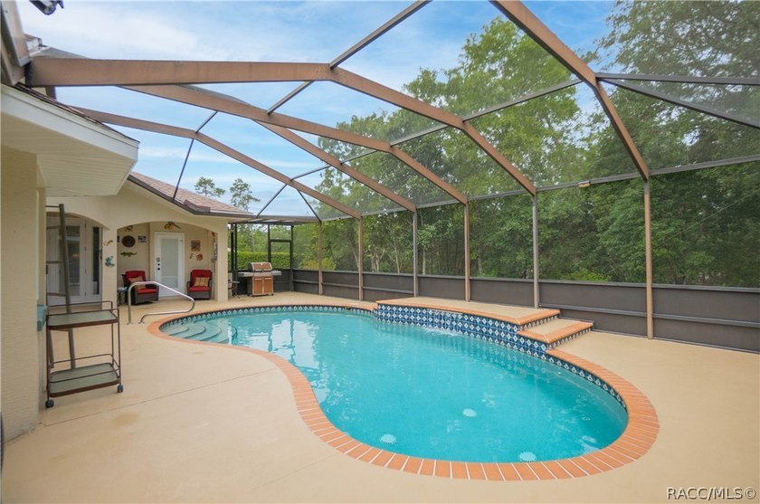 Welcome to this exceptional 2006 3-bedroom, 3-bathroom residence - photo 36