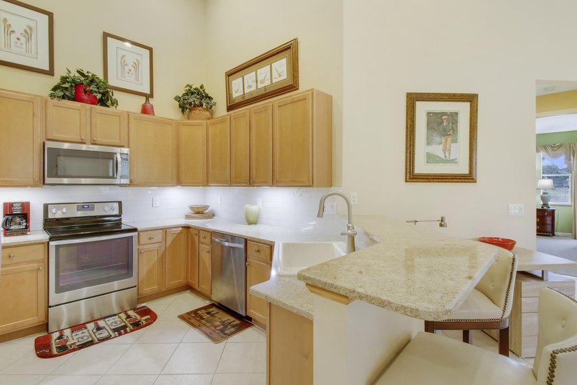WONDERFUL OPPORTUNITY IN CASTLE PINES - PGA VILLAGE! Spacious - photo 12