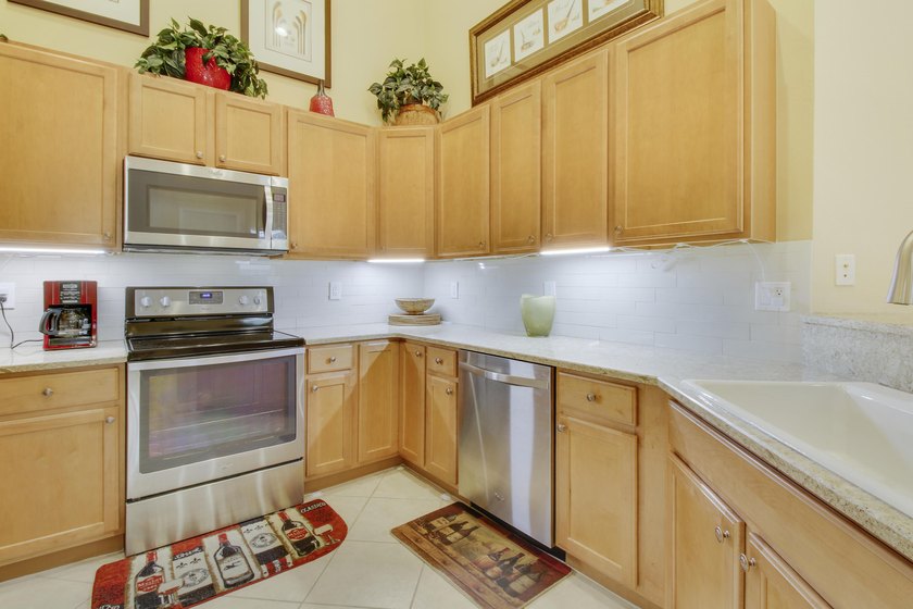 WONDERFUL OPPORTUNITY IN CASTLE PINES - PGA VILLAGE! Spacious - photo 13