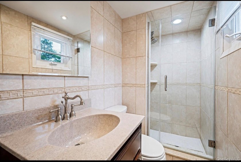 Beautiful Madison Section High Ranch - Updated beautiful Bright - photo 19