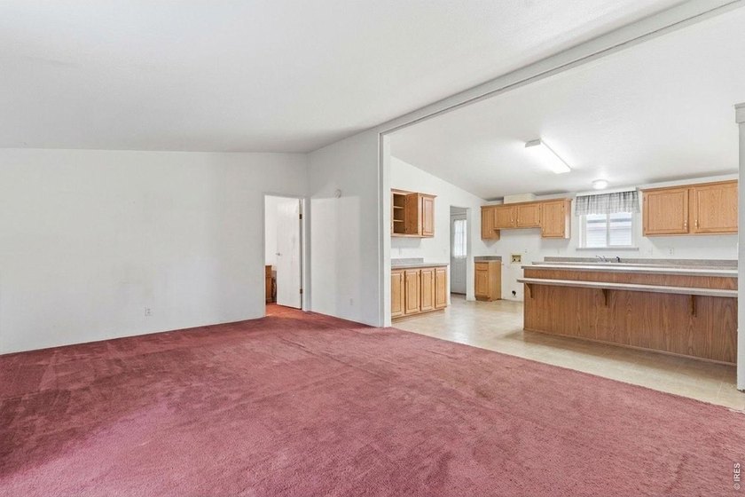 Welcome to one of the largest homes in the neighborhood - photo 8