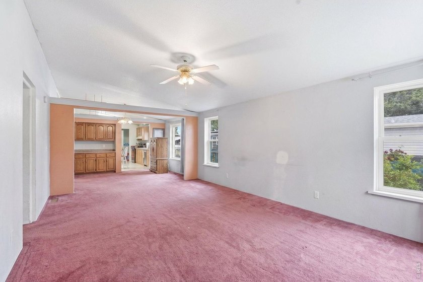 Welcome to one of the largest homes in the neighborhood - photo 9
