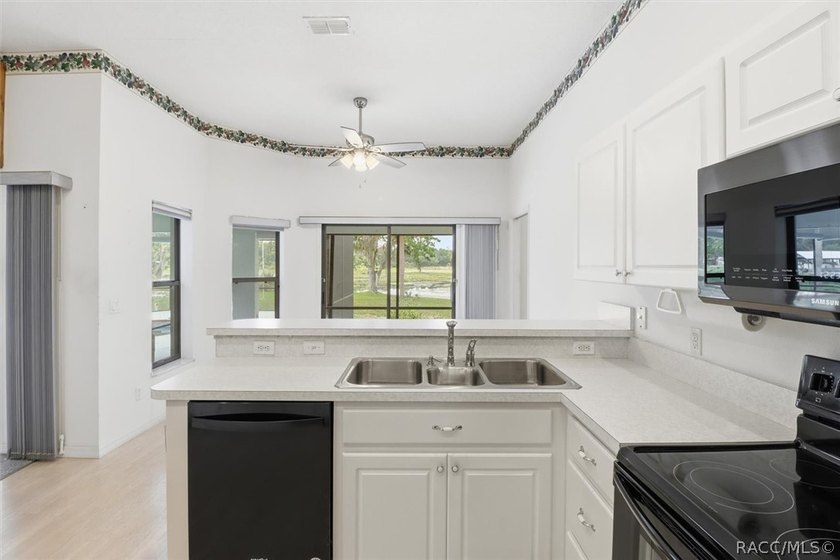 Priced Below Appraised Value - $45,000 in Instant Equity! - photo 13