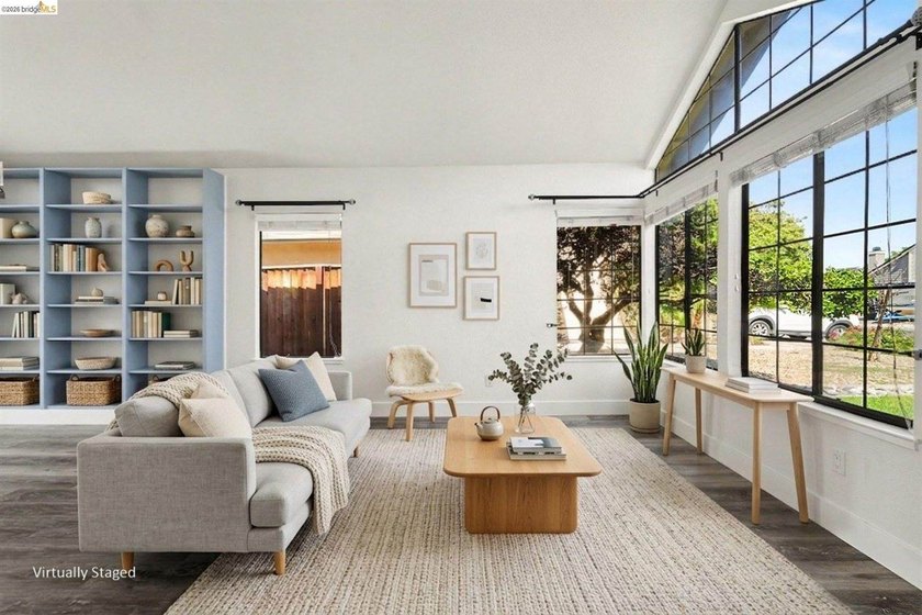 The best deal in Discovery Bay with a pool, owned solar, and a - photo 14
