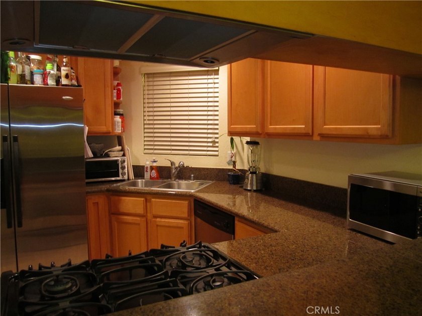 Located in the heart of Long Beach's vibrant Zaferia - photo 2