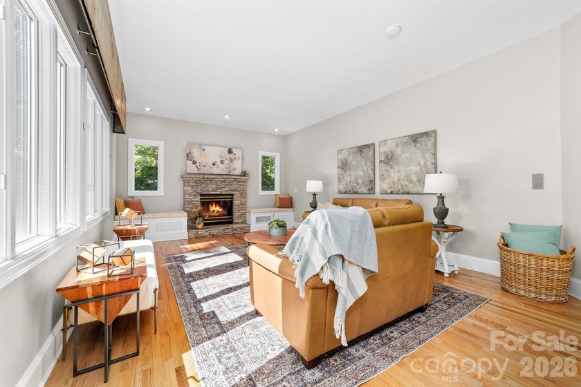 Beautifully updated 5BR/4.5BA home in desirable Shelby - photo 14