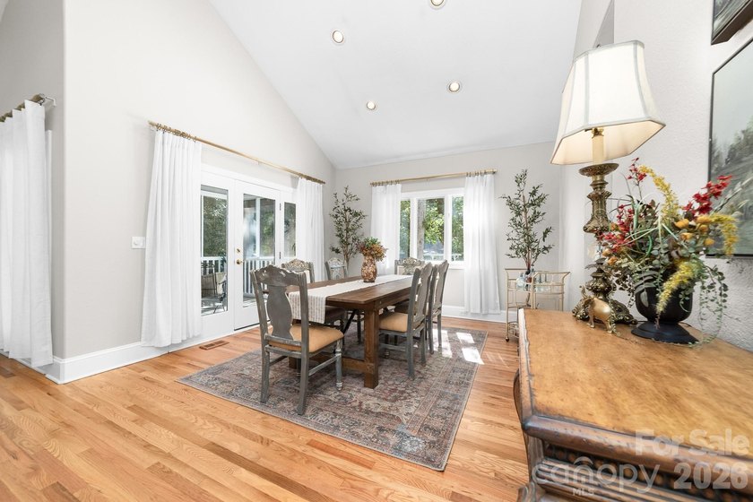 Beautifully updated 5BR/4.5BA home in desirable Shelby - photo 19