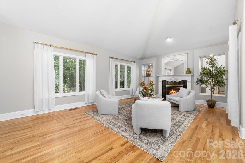 Beautifully updated 5BR/4.5BA home in desirable Shelby - photo 20