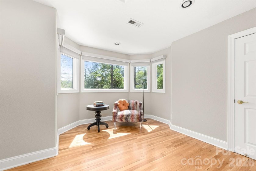 Beautifully updated 5BR/4.5BA home in desirable Shelby - photo 27