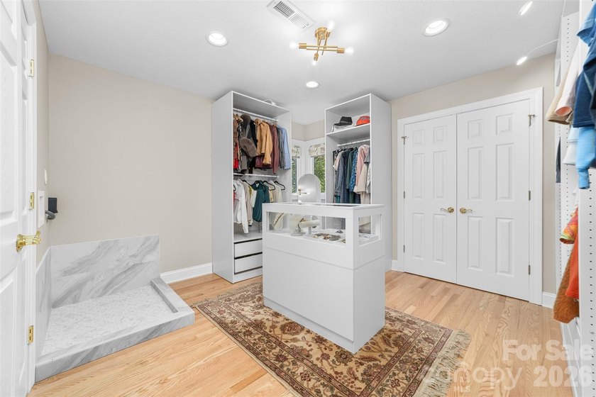 Beautifully updated 5BR/4.5BA home in desirable Shelby - photo 29