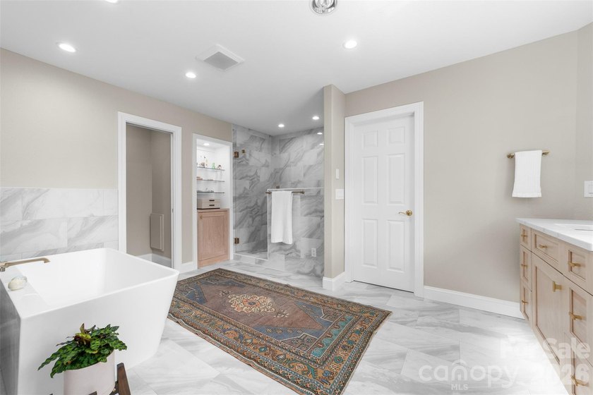 Beautifully updated 5BR/4.5BA home in desirable Shelby - photo 32