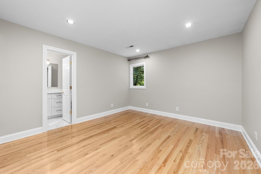 Beautifully updated 5BR/4.5BA home in desirable Shelby - photo 37