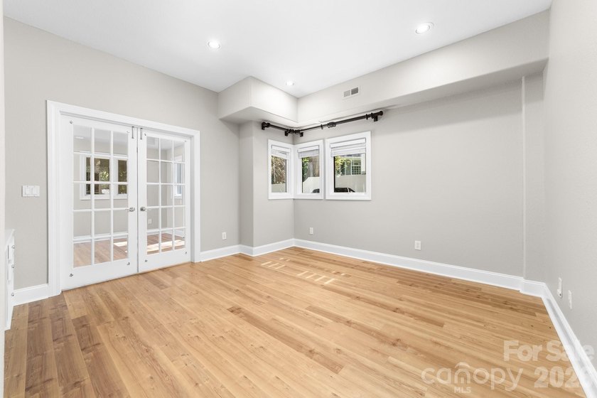 Beautifully updated 5BR/4.5BA home in desirable Shelby - photo 41