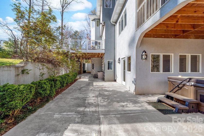 Beautifully updated 5BR/4.5BA home in desirable Shelby - photo 44