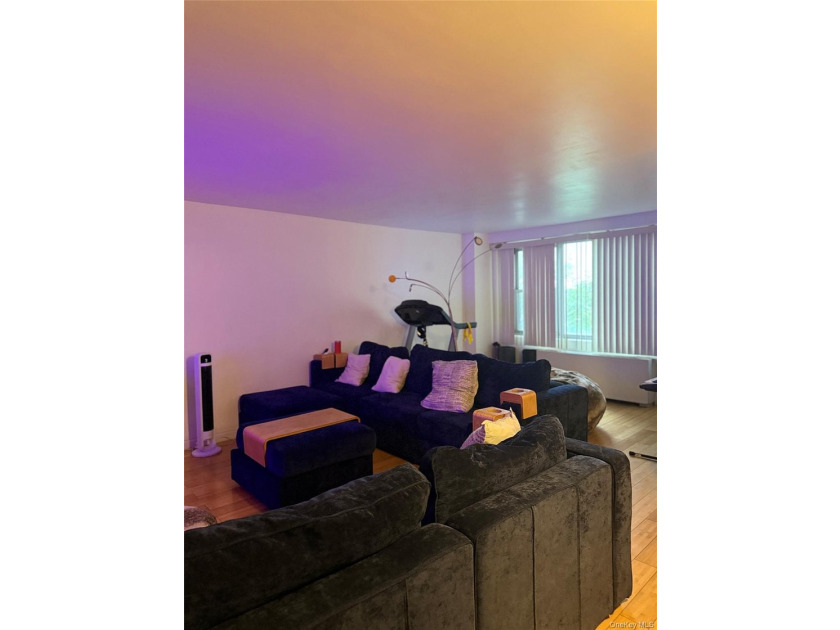 Welcome to this very spacious 3-bedroom co-op apartment located - photo 11
