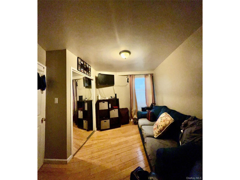 Welcome to this very spacious 3-bedroom co-op apartment located - photo 16