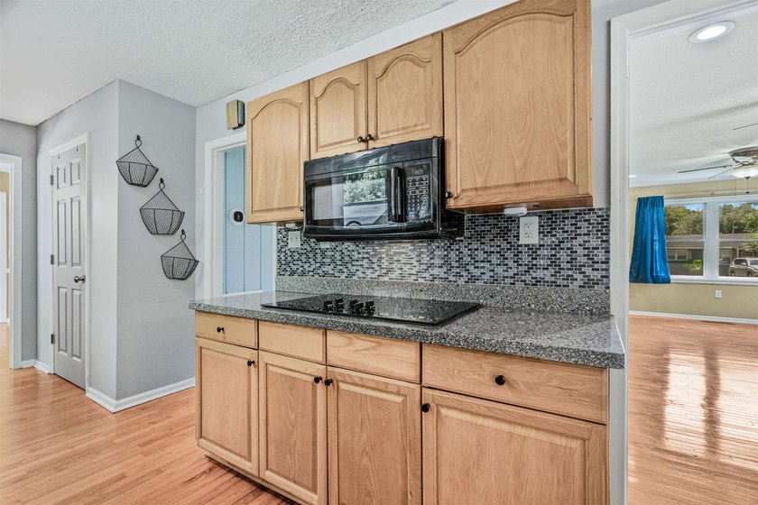 Welcome to this spacious 4-bedroom home offering over 2000 - photo 18