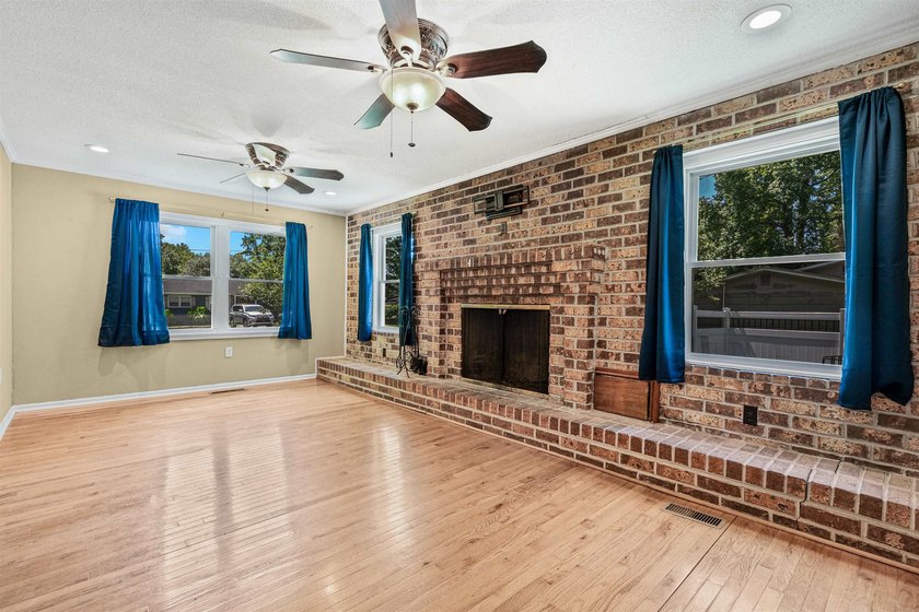 Welcome to this spacious 4-bedroom home offering over 2000 - photo 23