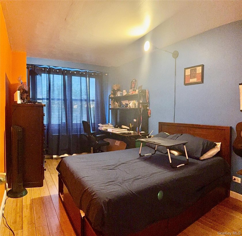 Welcome to this very spacious 3-bedroom co-op apartment located - photo 27