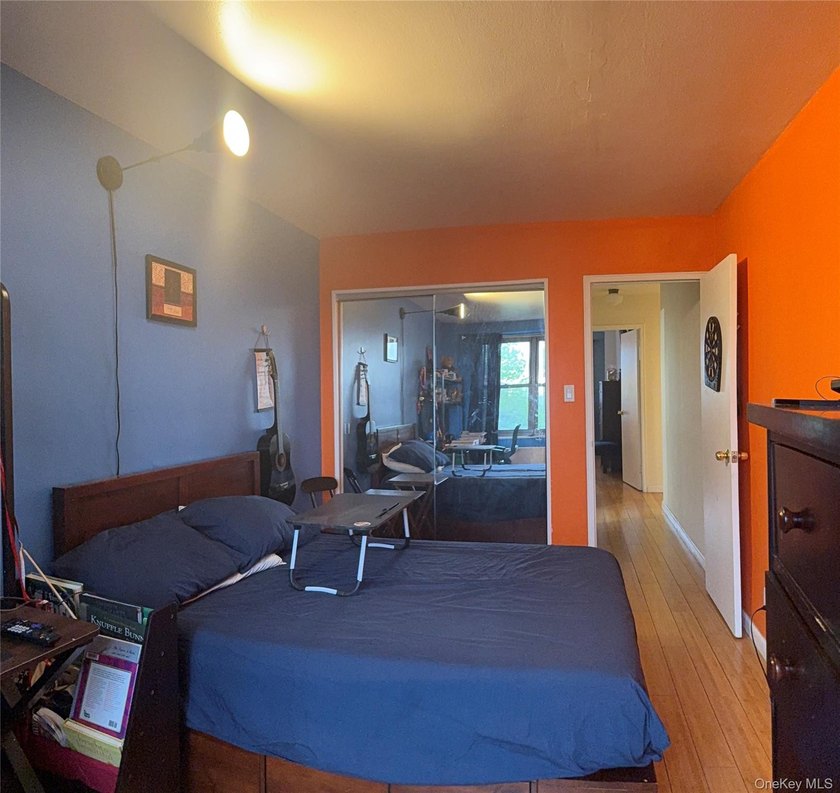 Welcome to this very spacious 3-bedroom co-op apartment located - photo 28
