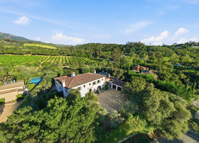 Set against a dramatic mountain backdrop in coveted Montecito - photo 3