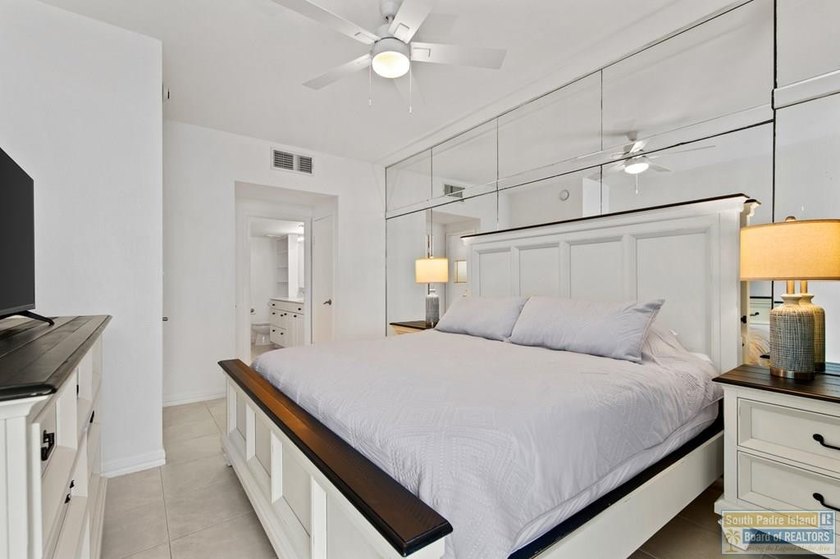 Beautifully updated townhome-style condo with stunning views of - photo 17