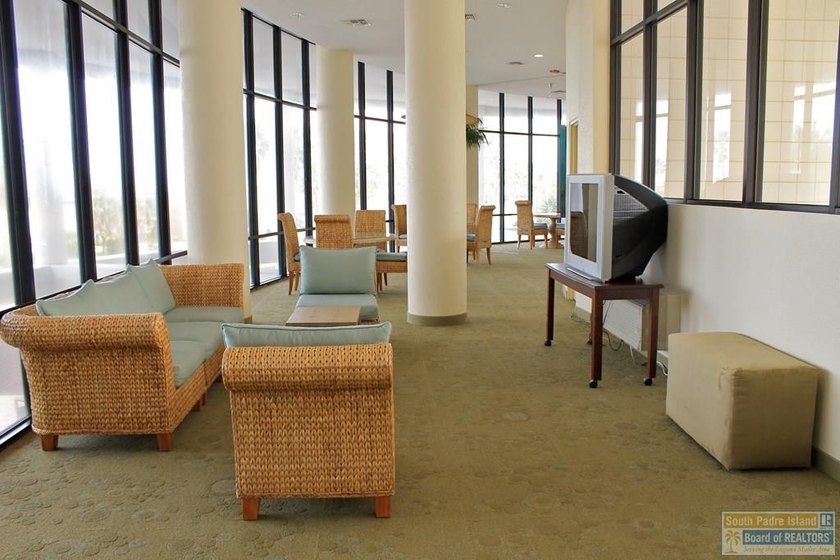 Beautifully updated townhome-style condo with stunning views of - photo 28