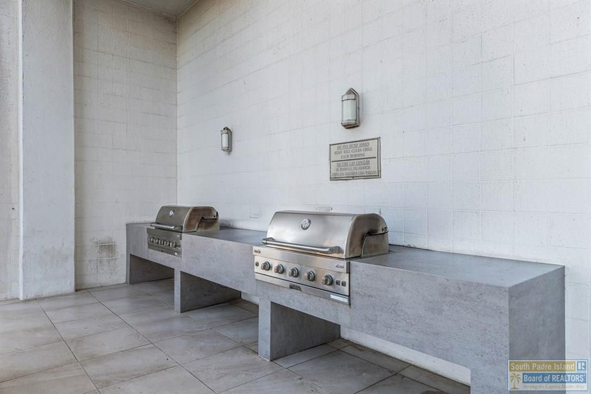 Beautifully updated townhome-style condo with stunning views of - photo 44