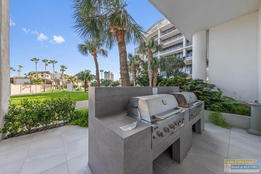 Beautifully updated townhome-style condo with stunning views of - photo 46