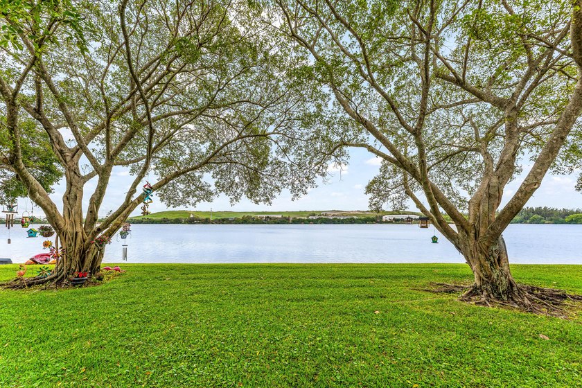 Welcome to Independence Bay, a premier resort-style, guard-gated - photo 9