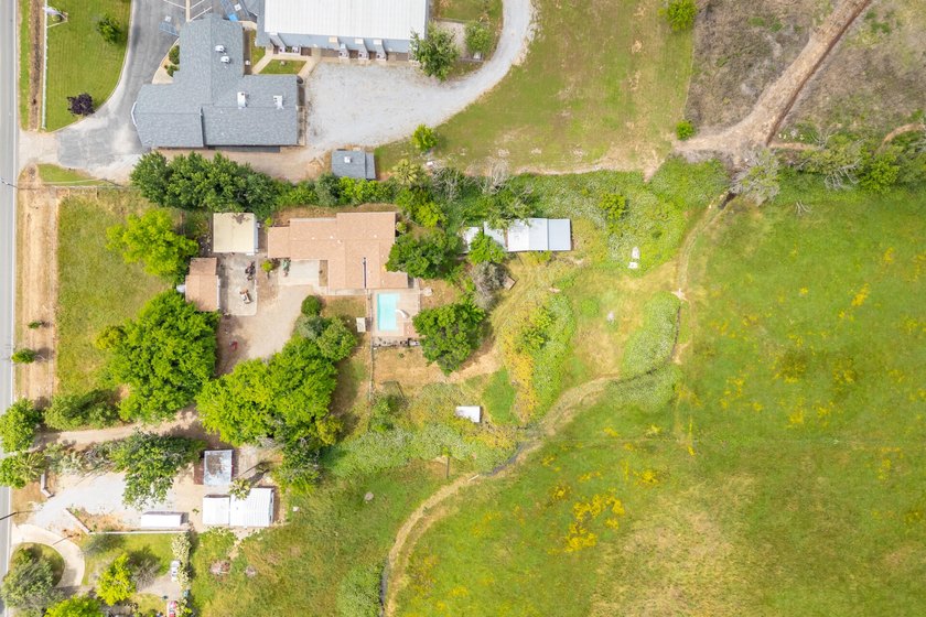 Welcome to 20436 Gas Point Rd in Cottonwood! This property - photo 3