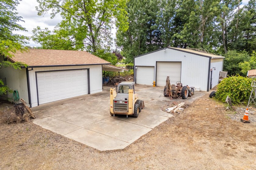 Welcome to 20436 Gas Point Rd in Cottonwood! This property - photo 4