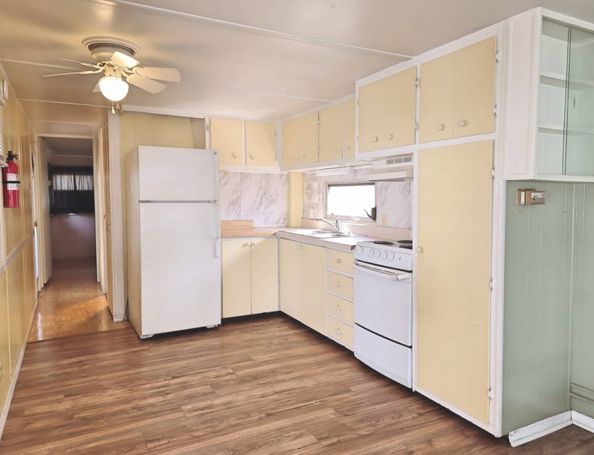 PRICE REDUCED, Motivated Seller...Affordable home and lot rent - photo 8