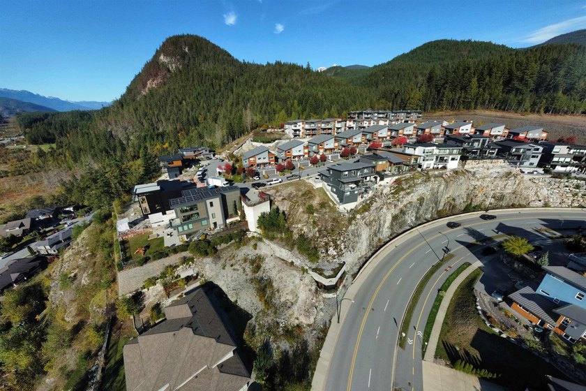 Welcome to Skyridge! One of Squamish's most sought-after - photo 8
