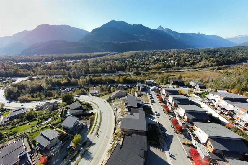 Welcome to Skyridge! One of Squamish's most sought-after - photo 10