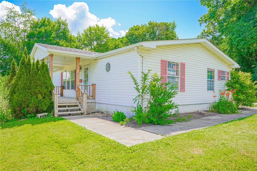 This SPACIOUS 3-bedroom, 2-bath ranch home sits on a corner lot - photo 4