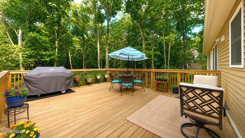 IMMACULATE, PRIDE IN OWNERSHIP, LIKE-NEW, ONE-LEVEL-LIVING 4 BR - photo 9