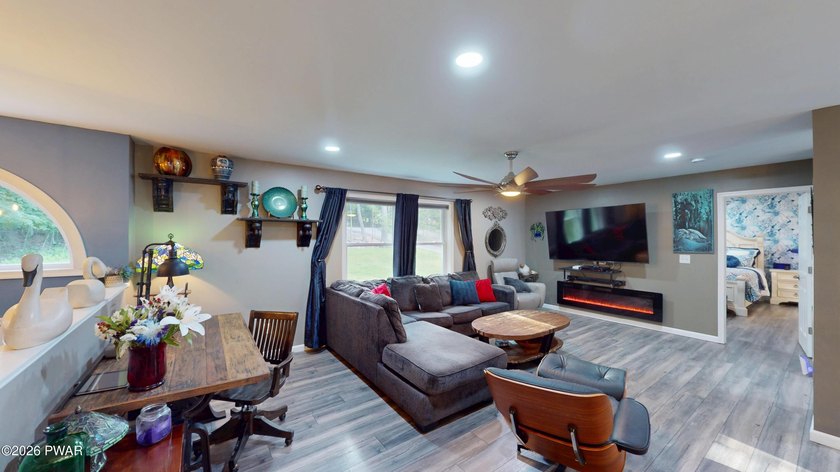 IMMACULATE, PRIDE IN OWNERSHIP, LIKE-NEW, ONE-LEVEL-LIVING 4 BR - photo 10