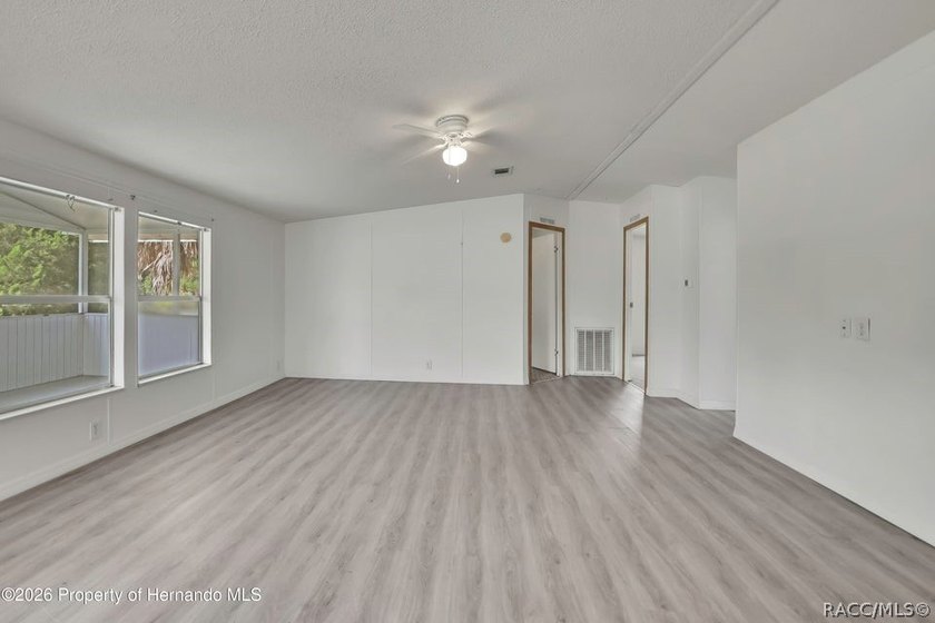 This nice spacious mobile home offers a well designed floor plan - photo 11