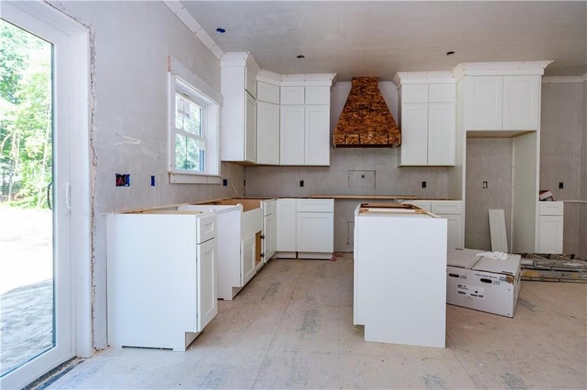New Stunning farmhouse colonial under construction for early - photo 11