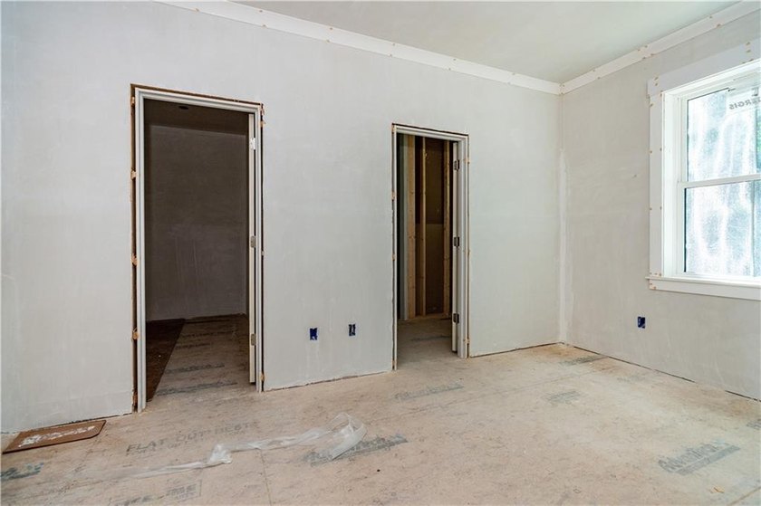 New Stunning farmhouse colonial under construction for early - photo 15