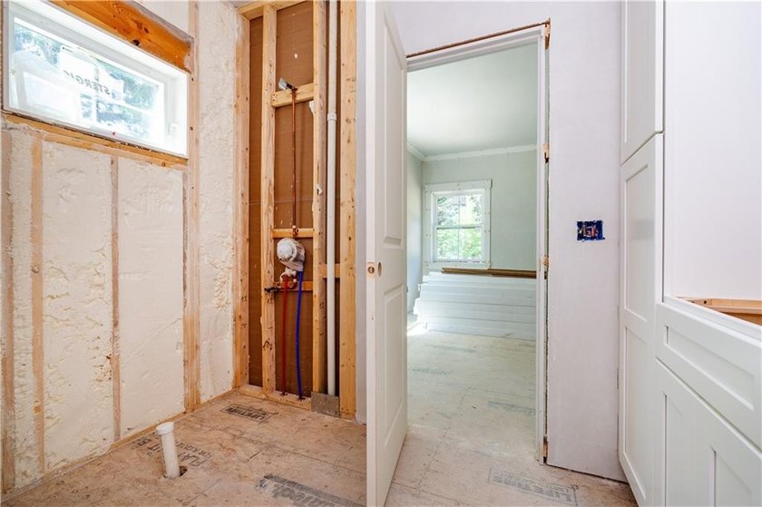 New Stunning farmhouse colonial under construction for early - photo 18