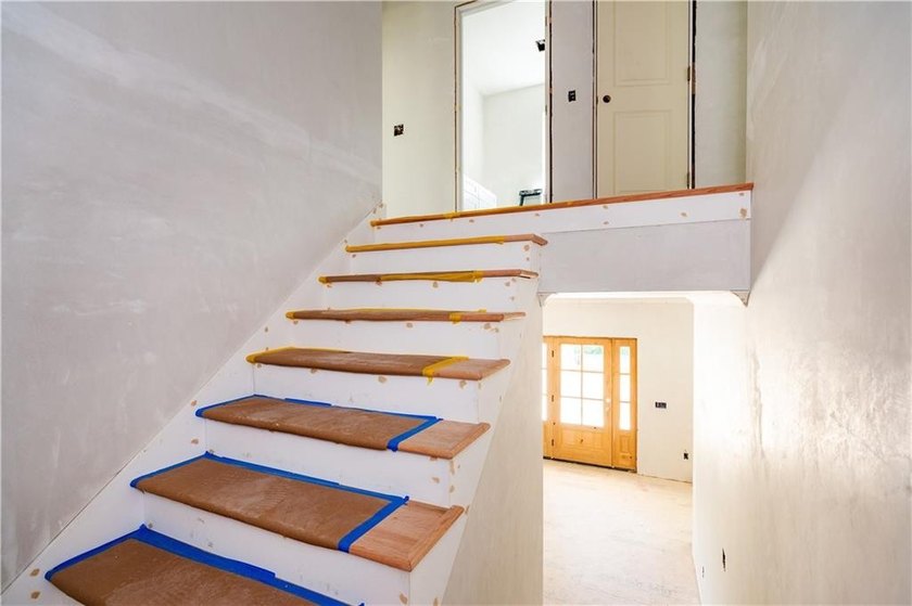 New Stunning farmhouse colonial under construction for early - photo 21